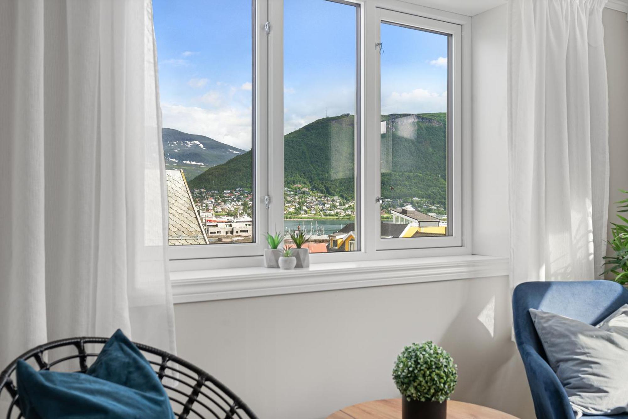Arctic Homes - Historical Tromso House With View Εξωτερικό φωτογραφία